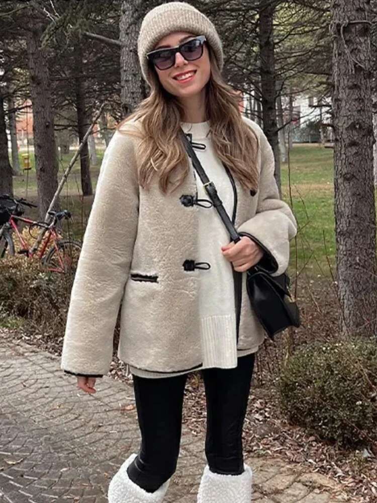 Women's Faux Wool Warm Loose Jacket Retro Round Neck Single Breasted Double Pocket Casual Overcoat Winter Female Chic Coat