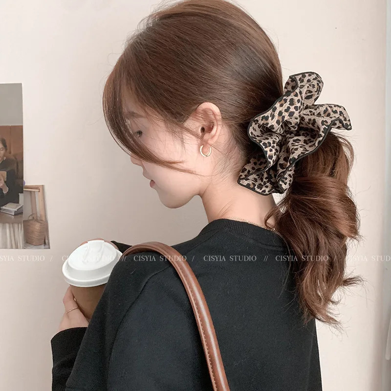 Korea Trend Big Leopard Scrunchies Women Girls Elastic Hair Rubber Bands Accessories Tie Ring Rope Headdress Headwear 250118
