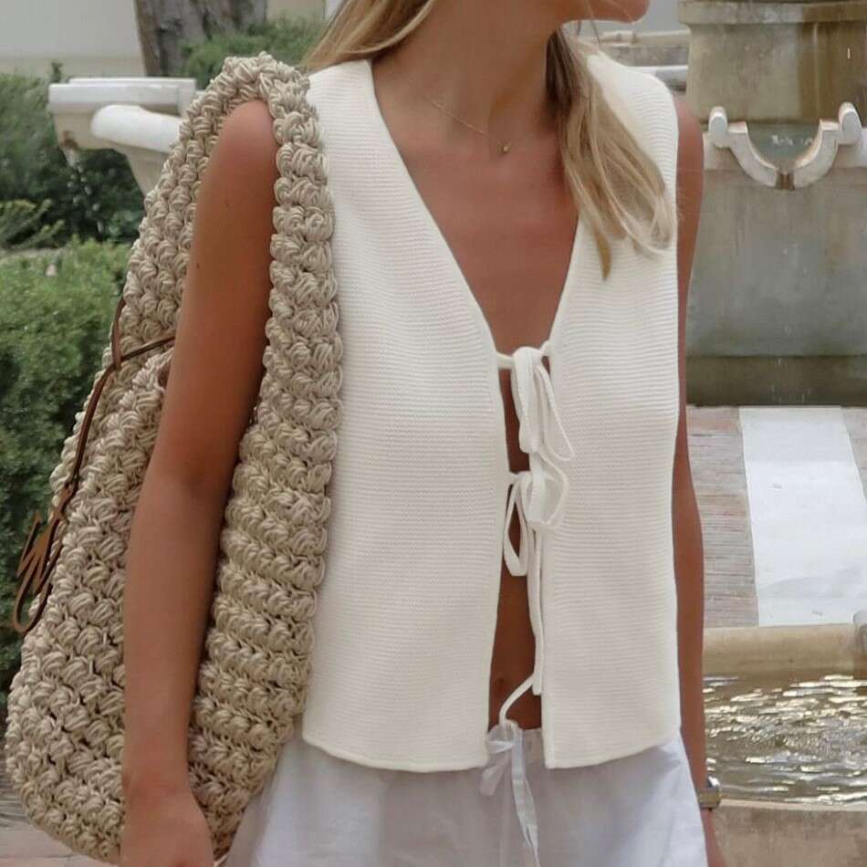 2025 European and American women's hot selg top fashionable casual strap rabbit veet vest temperament versatile new trend clothing ins