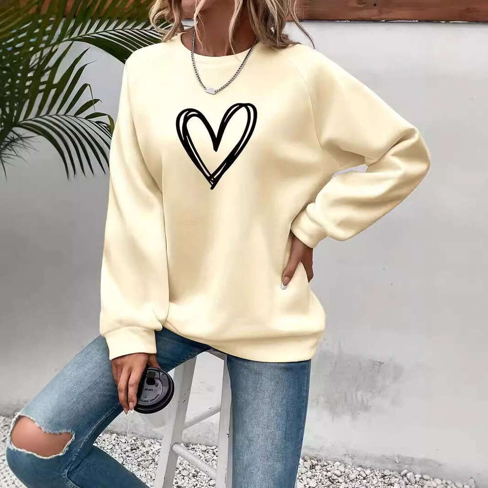 2025 autumn winter popular European American heart-shaped printed round neck long sleeved hoodie top, women's new style, chic and elegant clothin
