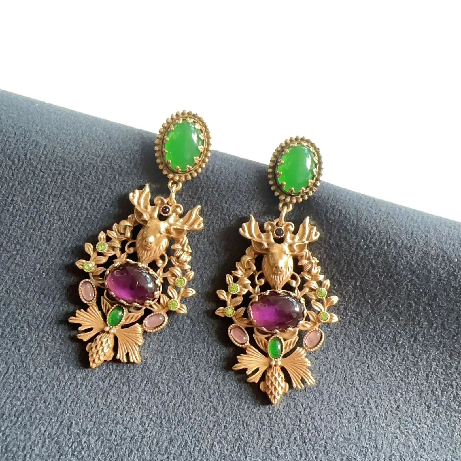 European and American Fashion Trends Retro Literature Elegant and Cute Elk Sweet Niche Amber Glass Stud Earrings 250117