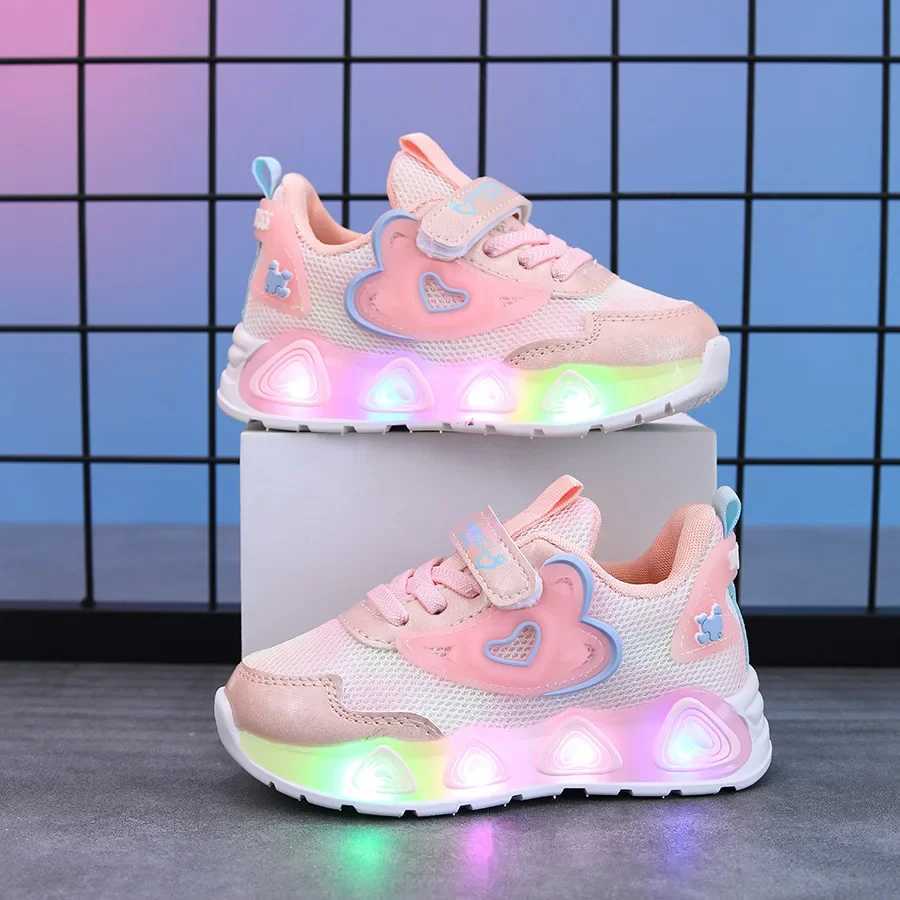 New Childrens Sneakers LED Light Illuminated Childrens Shoes Boys and Girls Mesh Breathable Casual Sports Shoes 1-6 Year OldXJ250118