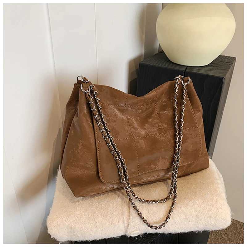 New Arrival Large Capacity Faux Suede Casual Tote Bags Chains Versatile Sense of Luxury Shoulder Bags for Women Popularity Fashion Z250118