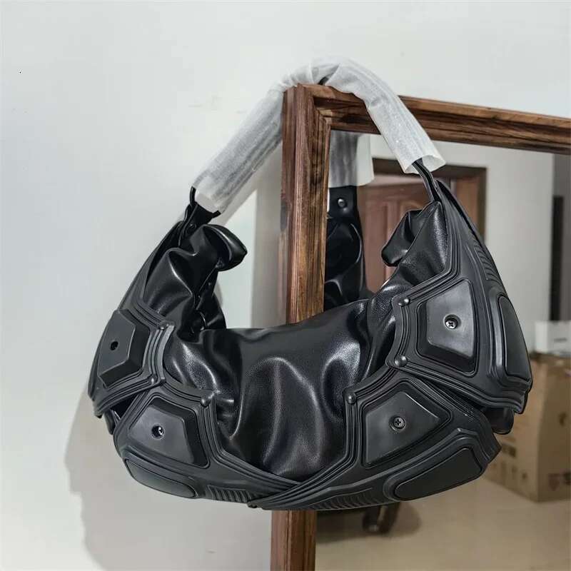 Dark Trendy Half Moon Shaped Hot Girl Punk Armpit PU Leather Multipocket Y2k Motorcycle Female Crossbody Bag Handbag2024