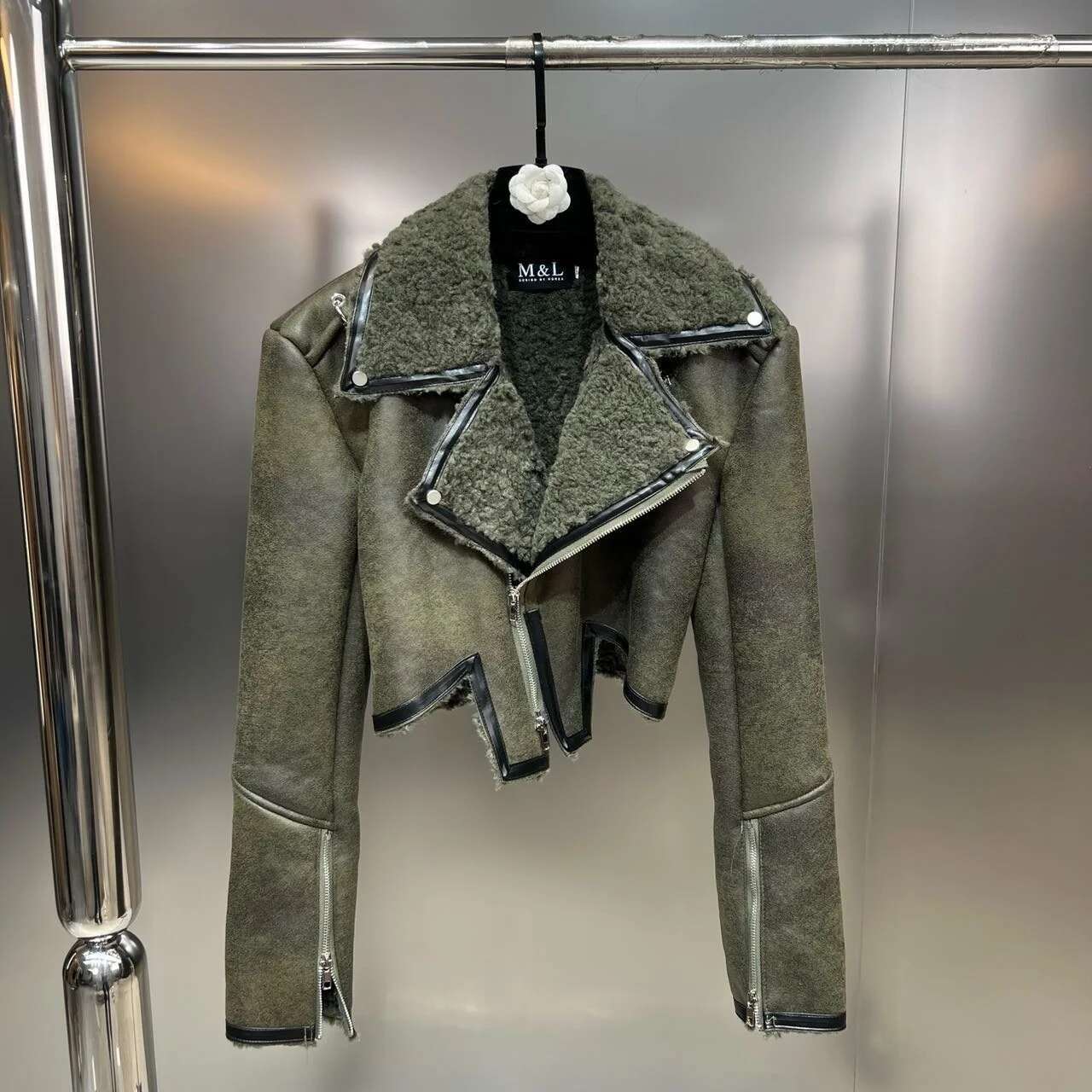 PREPOMP 2024 Winter New Collection Turn Down Collar Zippers Sleeve Cuff Faux Fur Leather Jacket Women Irregular Coat Gh010