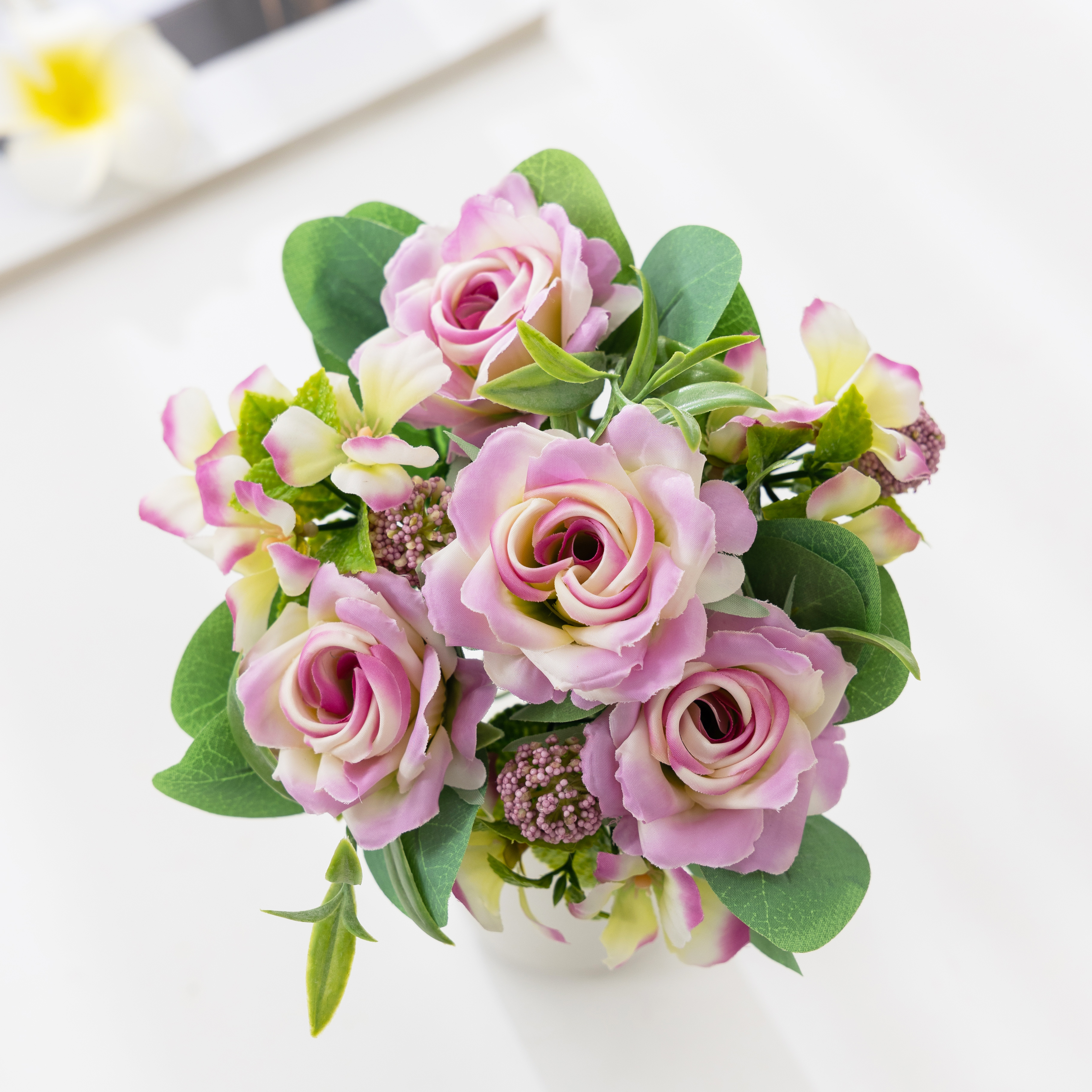 Net red simulation rose flower handle bouquet home decoration small rose simulation flower living room ornaments cross-border greenery simulation flow