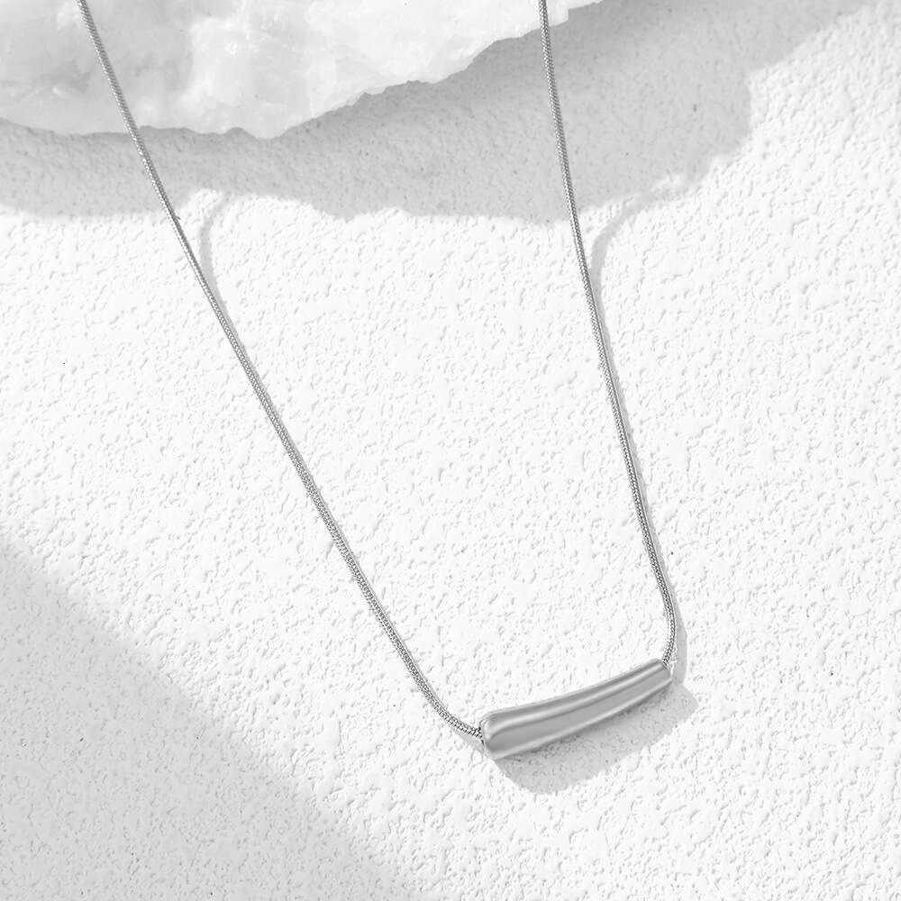 Uniquely designed stainless steel necklace, geometric long neck chain, women's minimalist style, fashionable temperament, versatile high-end jewe
