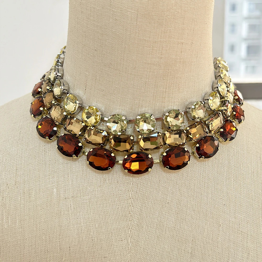 Exquisite Charm Sparkling Glass Crystal Necklace Handmade Claw Inlaid Crystal Chain Necklace Womens Cube Declaration Necklace Gift 250109