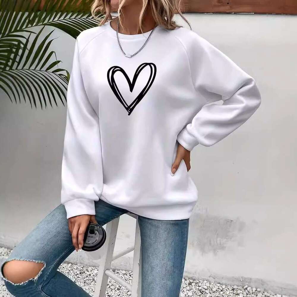 2025 autumn winter popular European American heart-shaped printed round neck long sleeved hoodie top, women's new style, chic and elegant clothin