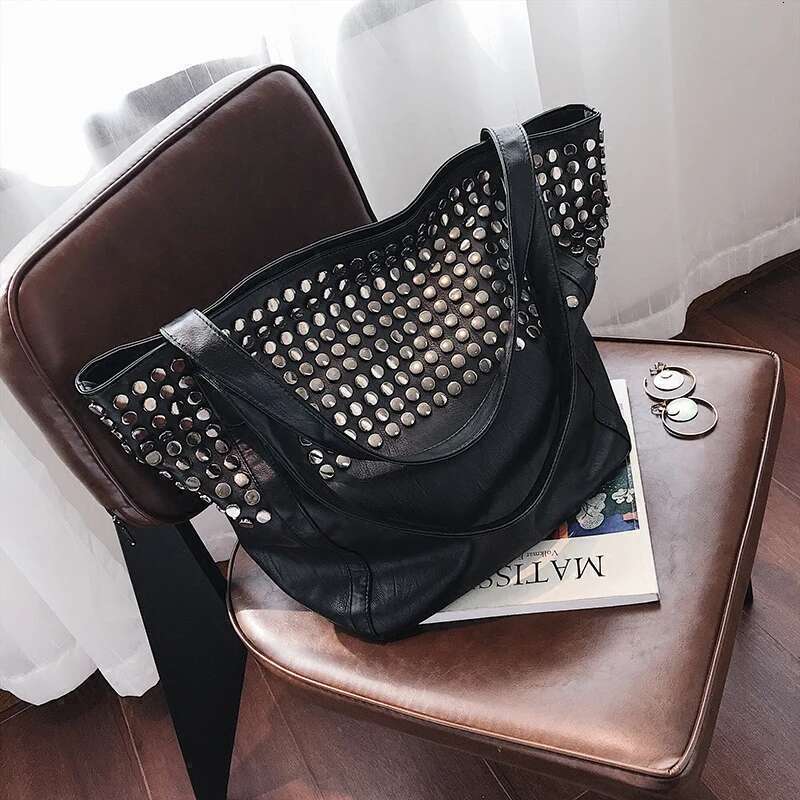 Big For Women Top Handle Hand Bags Shopper Tote Rivet Large Capacity Soft Leather Casual Black Handbag Ladies Sg Bag Stud