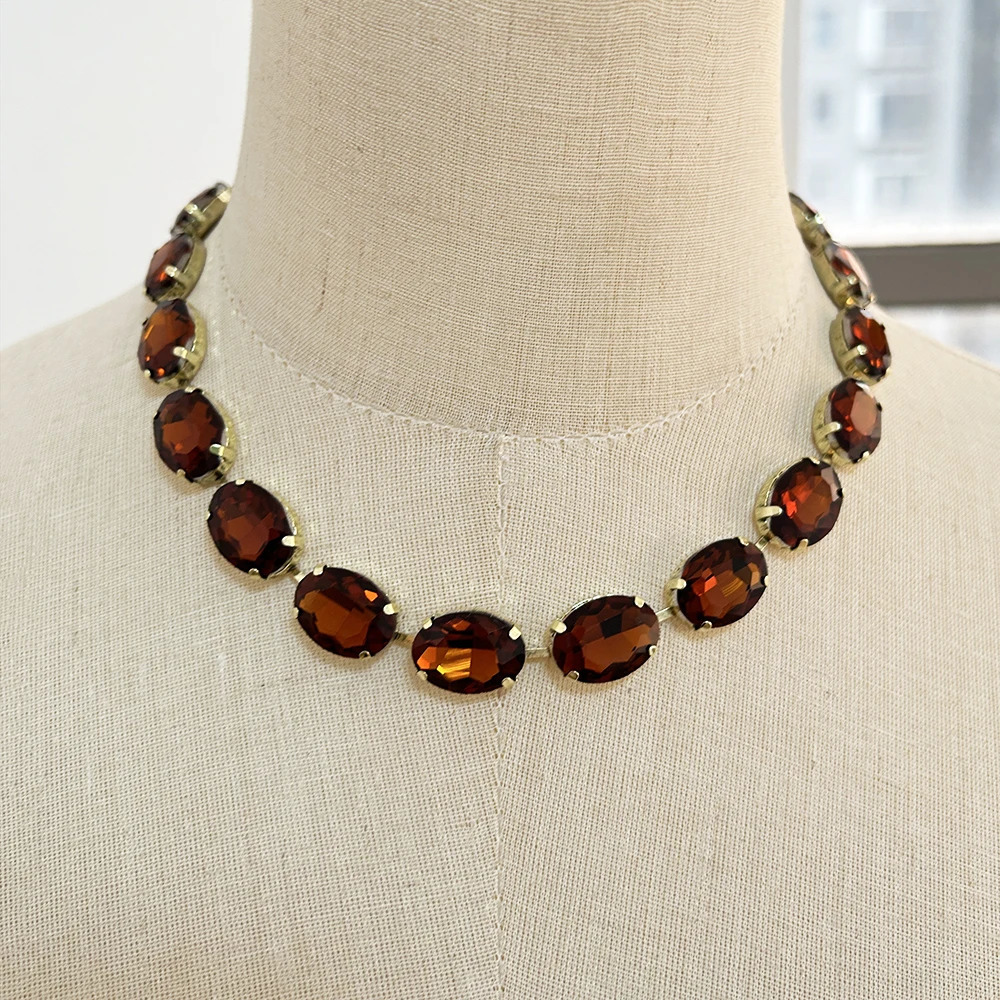 Exquisite Charm Sparkling Glass Crystal Necklace Handmade Claw Inlaid Crystal Chain Necklace Womens Cube Declaration Necklace Gift 250109