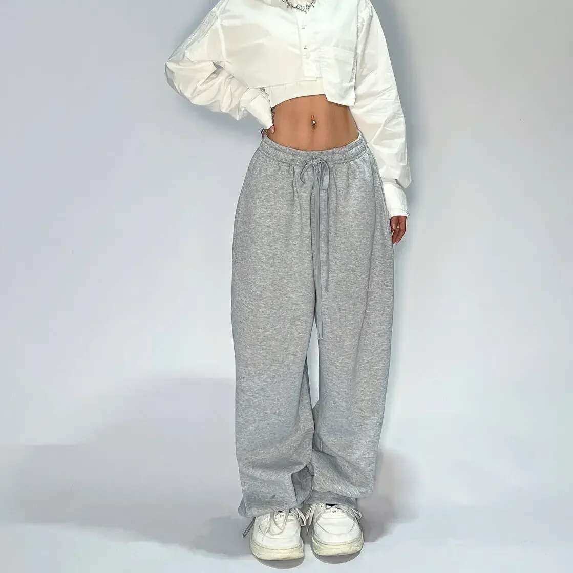 Casual Comfy Grey Sweatpants For Women With Starchy Waist Loose Fit And Parachute Pants