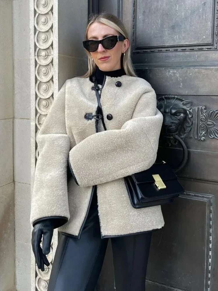 Women's Faux Wool Warm Loose Jacket Retro Round Neck Single Breasted Double Pocket Casual Overcoat Winter Female Chic Coat