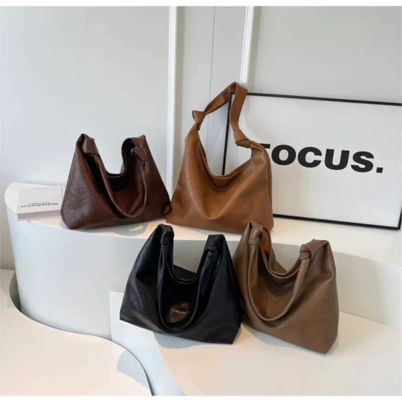 Vintage leather handbag womens large capacity shoulder bag luxurious and fashionable brown handbag shopping new large armpit homeless bag T250118