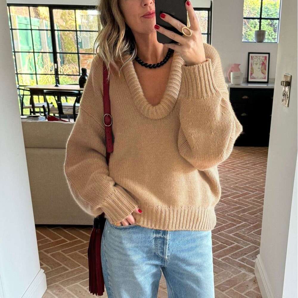 autumn winter European American women's hot selg top fashionable casual round neck knitted sweater 2025 new style chic and elegant clothing