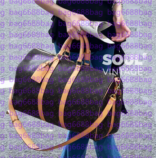Designers fashion duffel bags luxury men women female travel bags leather handbags large capacity holdall carry on luggage bag 55cm