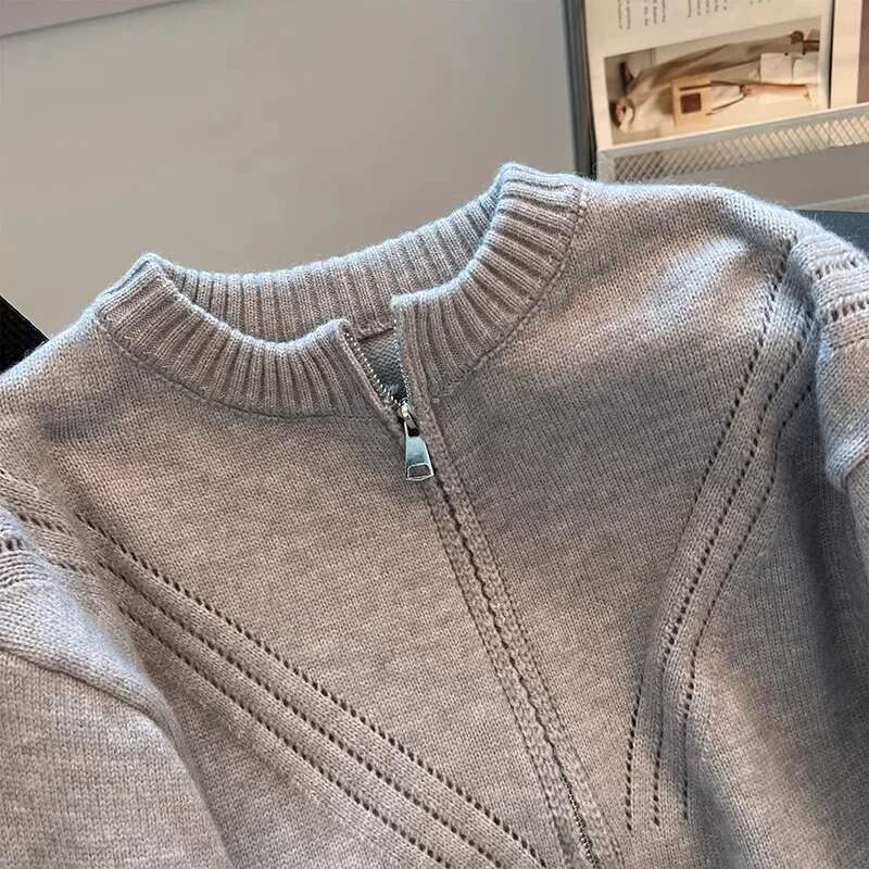 Grey Top Cardigan Women's And Winter 2024 Early Autumn New Japanese Fashion Sense Long Sleeve Sweater Coat.