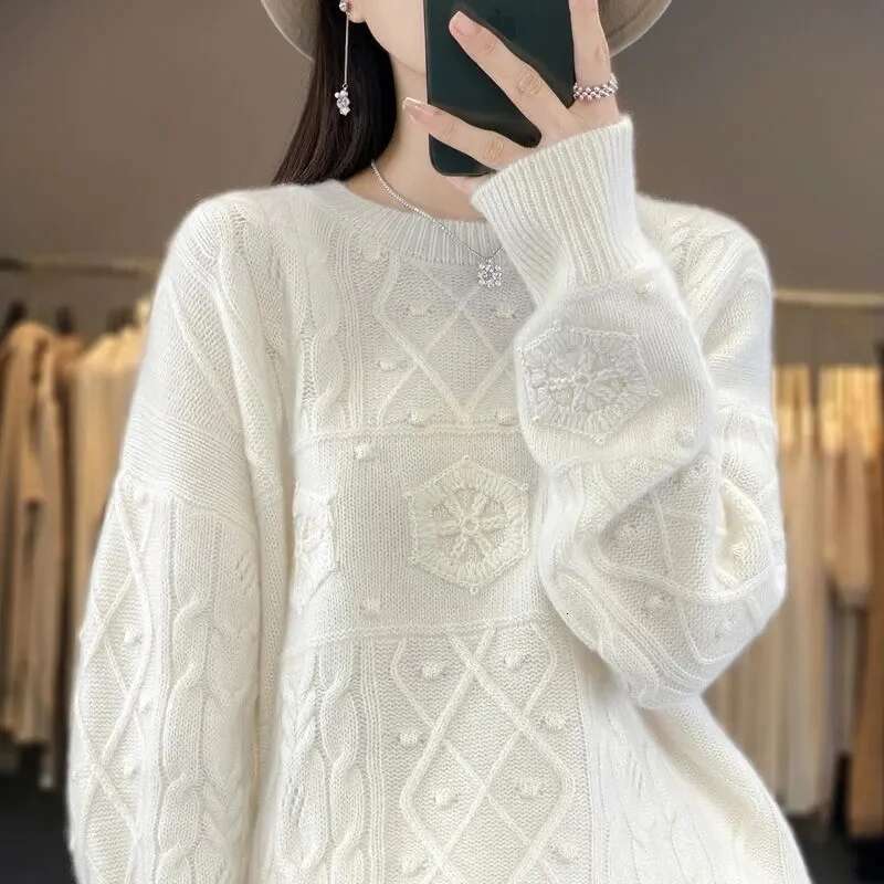 Autumn Winter New Round Neck Embroidered Knitted Women's Pullover Loose Casual All-Match Bottoming Sweater Ladies Jumpe