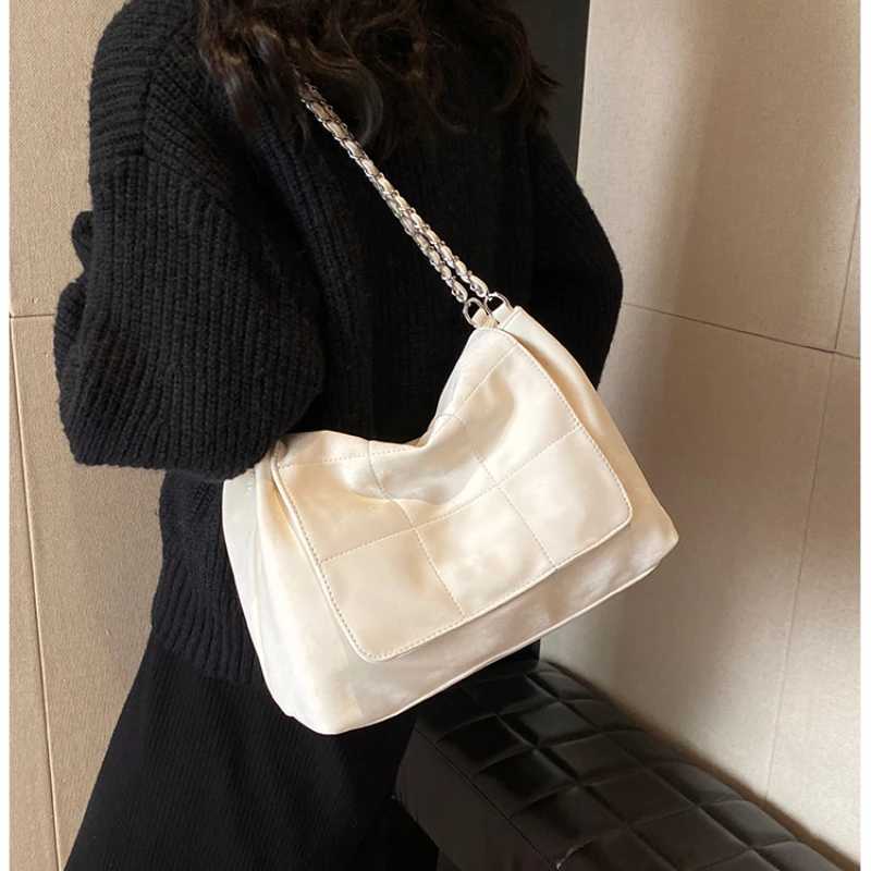 New Arrival Large Capacity Faux Suede Casual Tote Bags Chains Versatile Sense of Luxury Shoulder Bags for Women Popularity Fashion Z250118