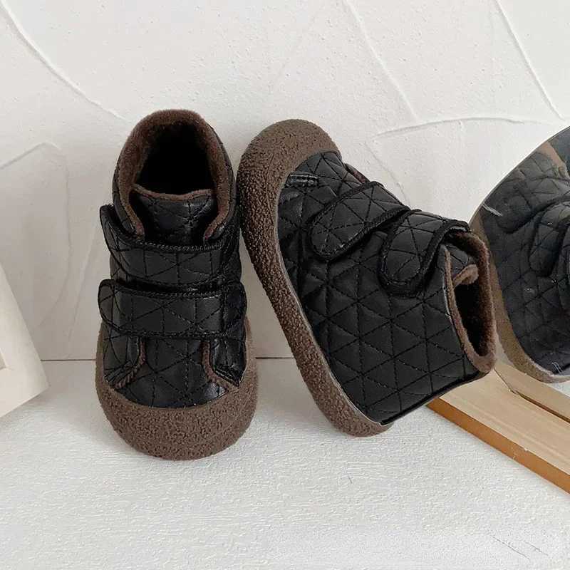 New Gril Sneaker Versatile Simple Comfort Child Sneakers Light Comfort Girl Shoes Warm Winter Boy Shoe Casual Cotton Shoe TenisXJ250118
