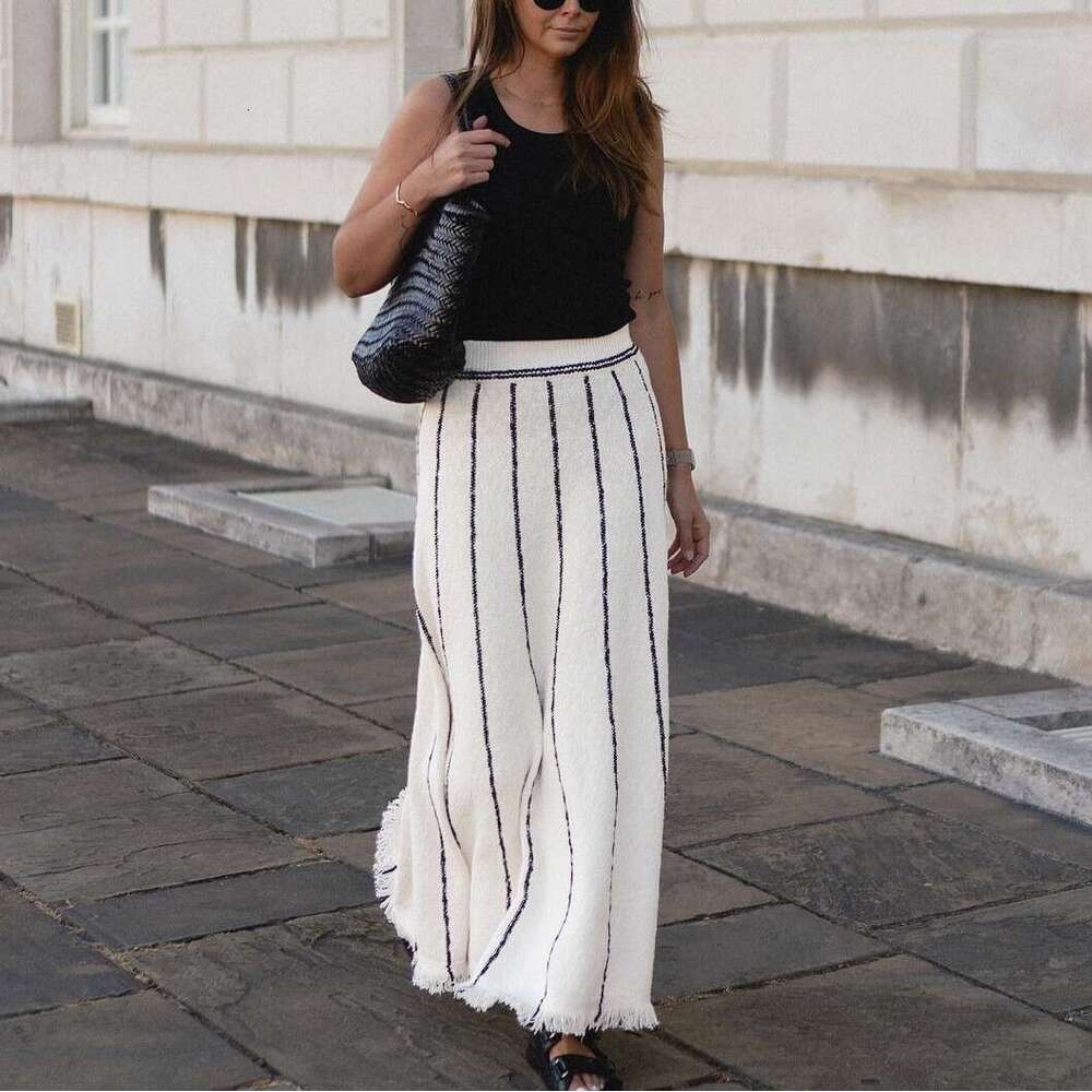 European American women's hot selg striped tassel knitted skirt 2025 new style temperament chic and elegant clothing