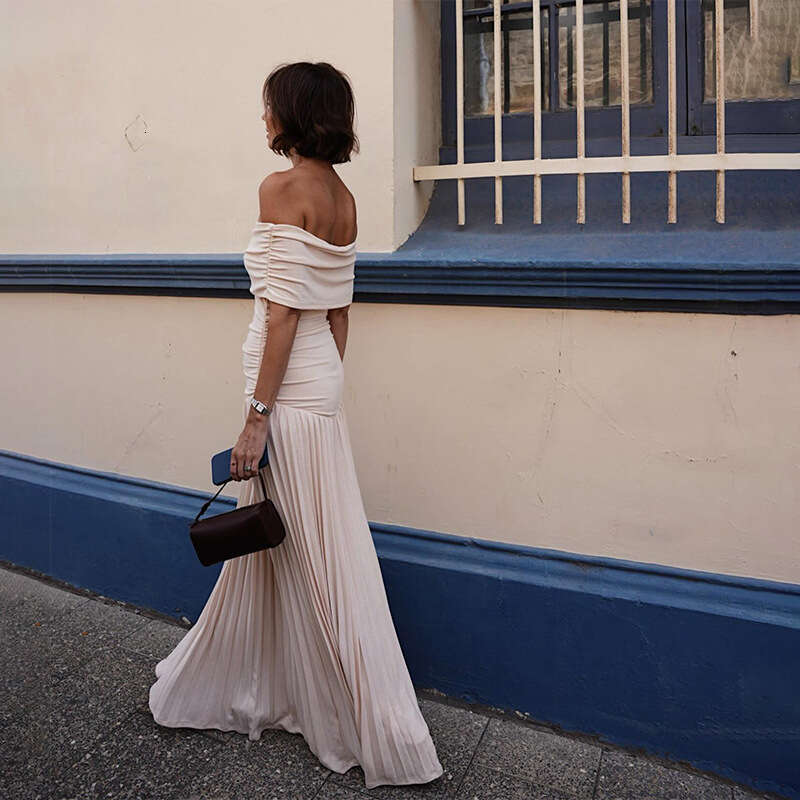 European American women's 2025 summer one-piece collar elegant sexy slim fit pleated strapless dress new casual and versatile fashion clothing
