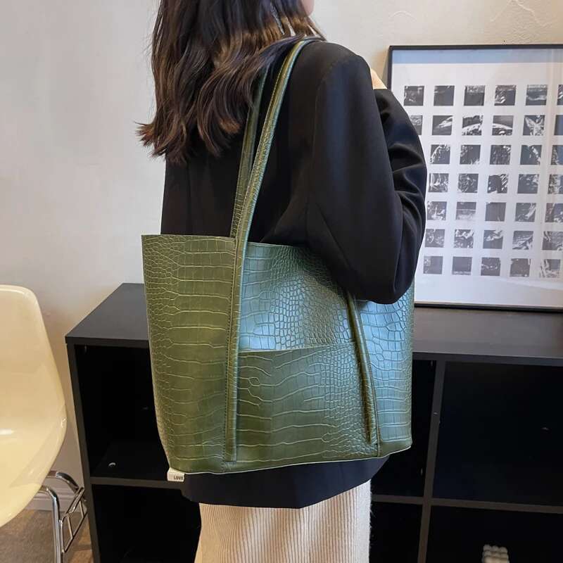 LEFTSIDE Large PU Leather Shoulder Bag For Women 2022 Winter Trend Designer Females Fashion Handbags Purses Tote Bags