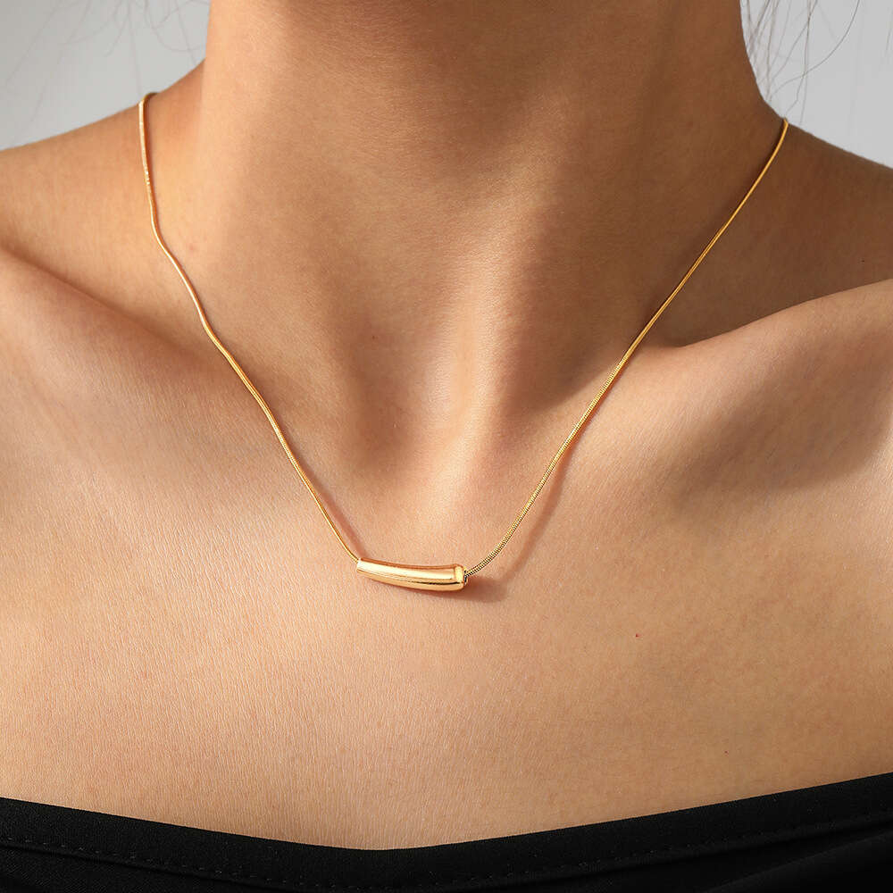 Uniquely designed stainless steel necklace, geometric long neck chain, women's minimalist style, fashionable temperament, versatile high-end jewe