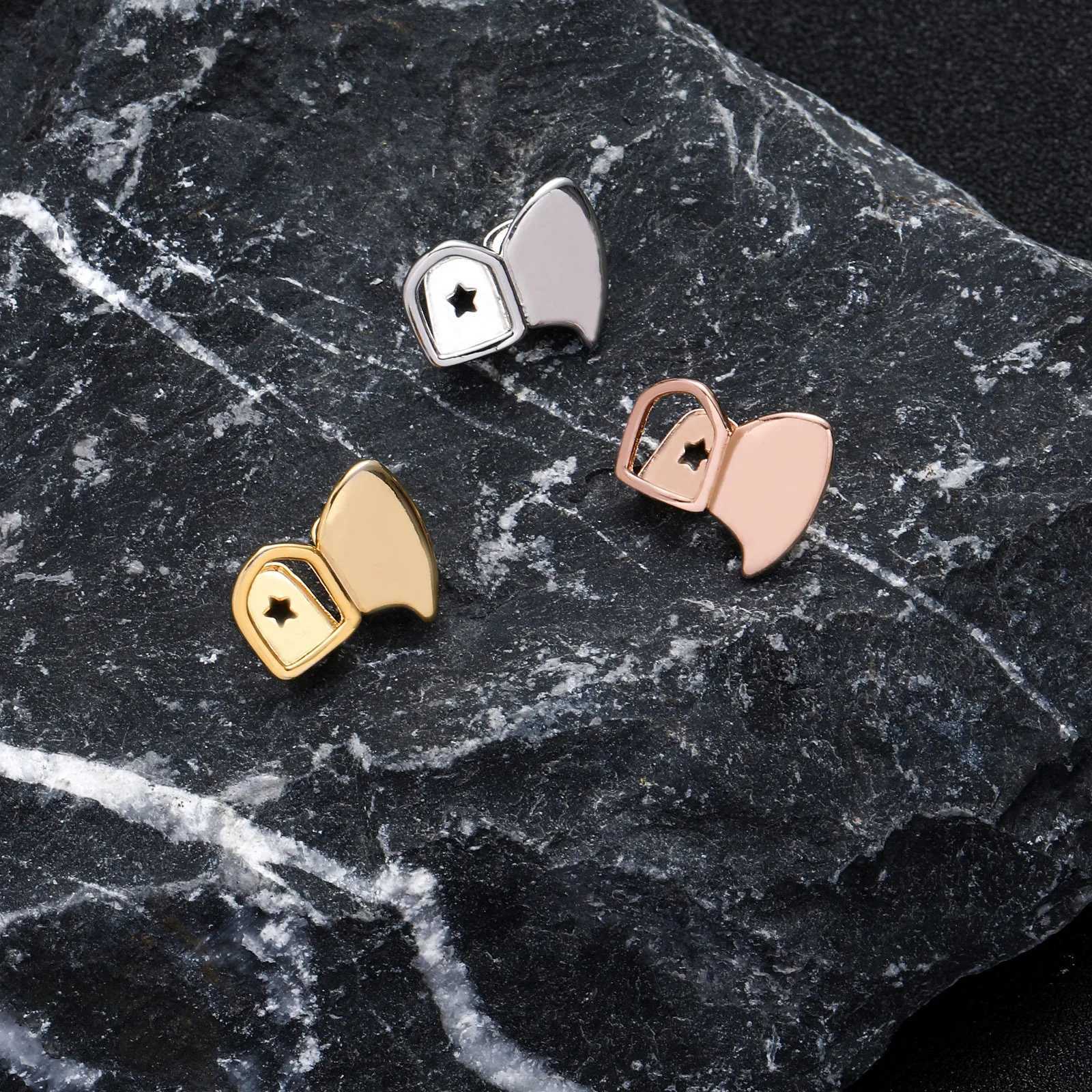 Hip Hop Rapper Single Shackle Teeth Grillz Cap Top Bottom Dental Braces Hollow Out Metal Personality Tooth JewelryXJ250114