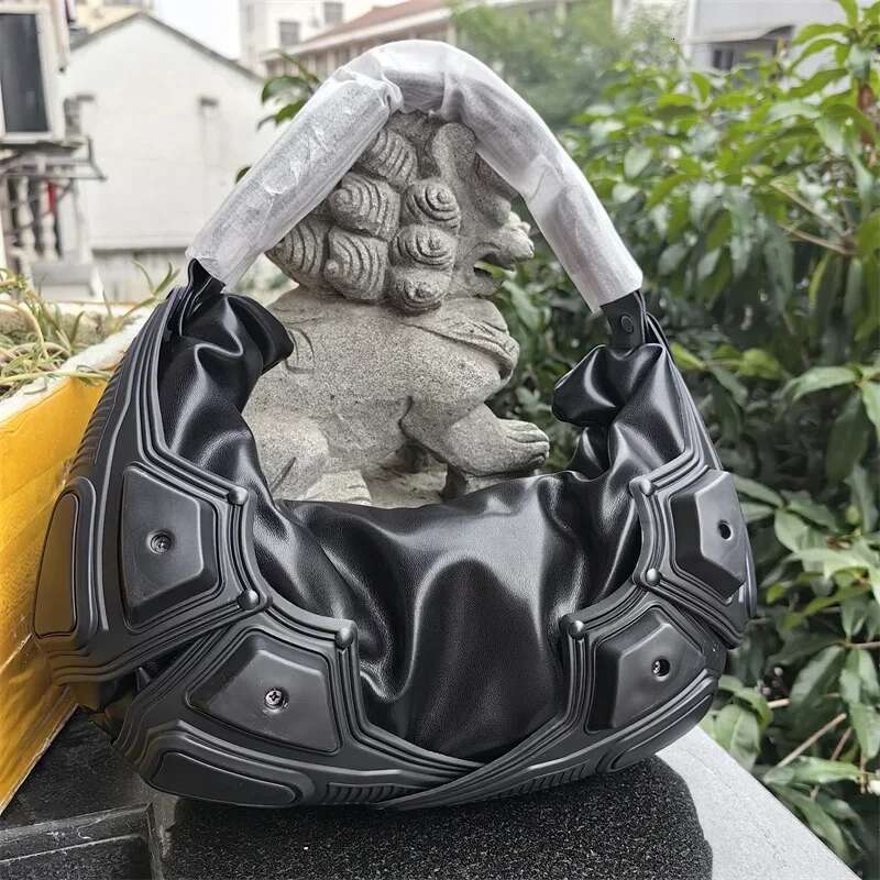 Dark Trendy Half Moon Shaped Hot Girl Punk Armpit PU Leather Multipocket Y2k Motorcycle Female Crossbody Bag Handbag2024