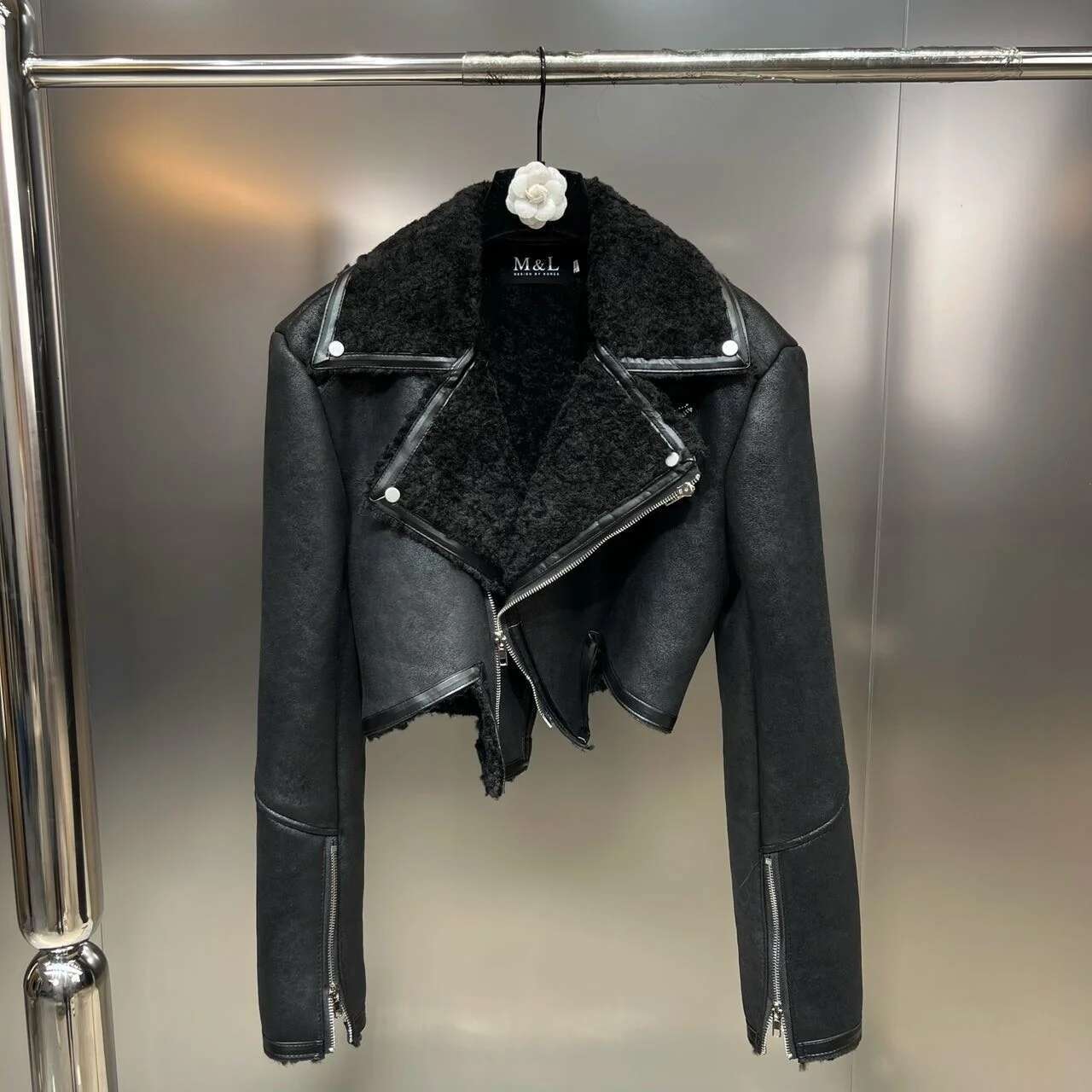 PREPOMP 2024 Winter New Collection Turn Down Collar Zippers Sleeve Cuff Faux Fur Leather Jacket Women Irregular Coat Gh010