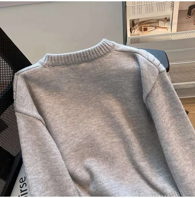 Grey Top Cardigan Women's And Winter 2024 Early Autumn New Japanese Fashion Sense Long Sleeve Sweater Coat.