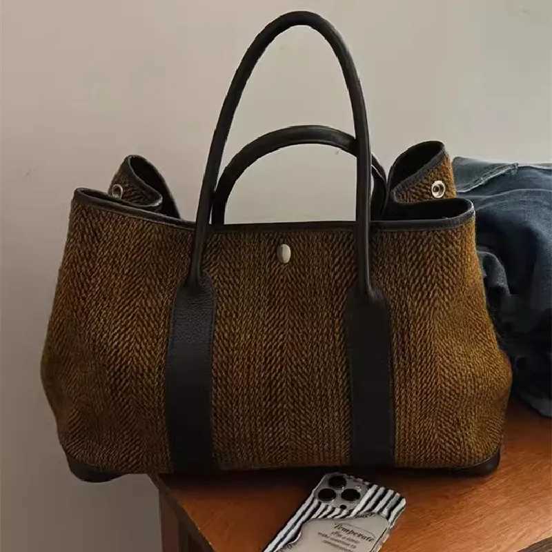 Nouveau sac fourre-tout vintage en laine vintage Maillard Femmes Handbags décontractés et mode grande capacité Automne Hiver Shopper Bourses Z250