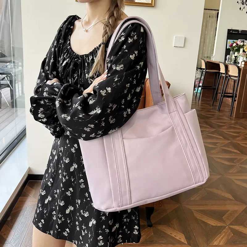 New Arrival High Quality Commuting Tote Bag Simple Nylon Womens Shoulder Bag Large Capacity Student Class Handbag Z250118