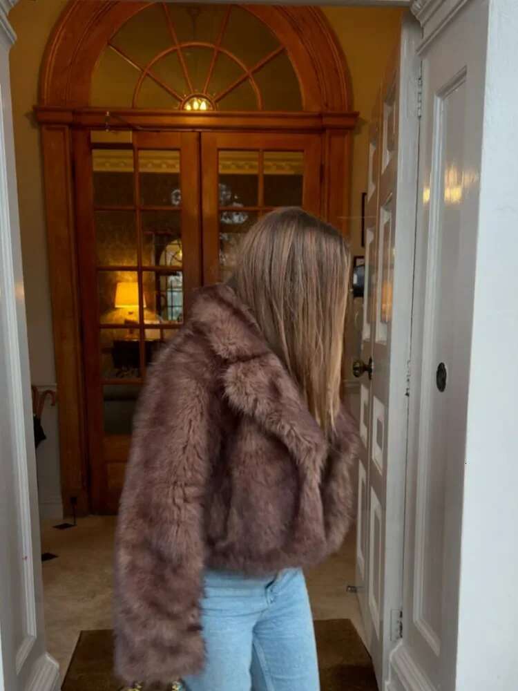 Retro Plush Bury Bomber Jacket Solid Crop Long Sleeve Outerwears Brown Oversized Lapel Faux Fur Women Woman Casual Coat