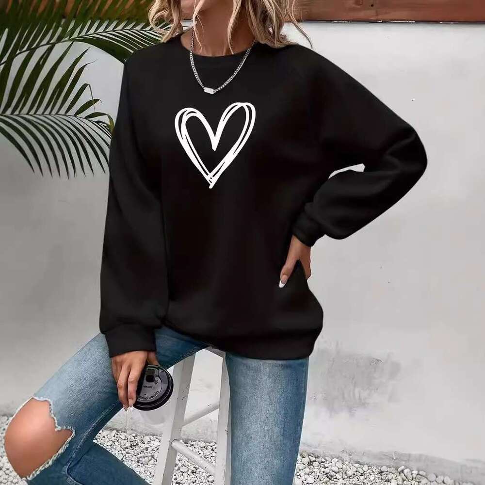 2025 autumn winter popular European American heart-shaped printed round neck long sleeved hoodie top, women's new style, chic and elegant clothin