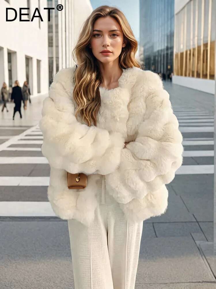 DEAT Fashion Women's Faux Coat O-Neck Long Sleeve Loose Thick Imitation Rabbit Fur Short Jacket Winter 2024 New