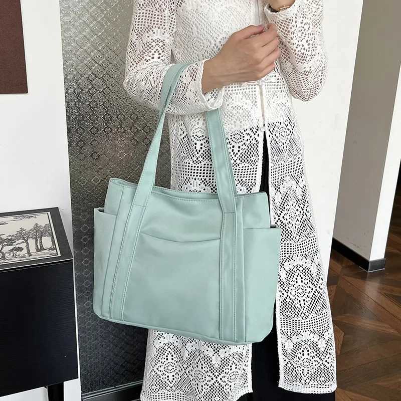 New Arrival High Quality Commuting Tote Bag Simple Nylon Womens Shoulder Bag Large Capacity Student Class Handbag Z250118
