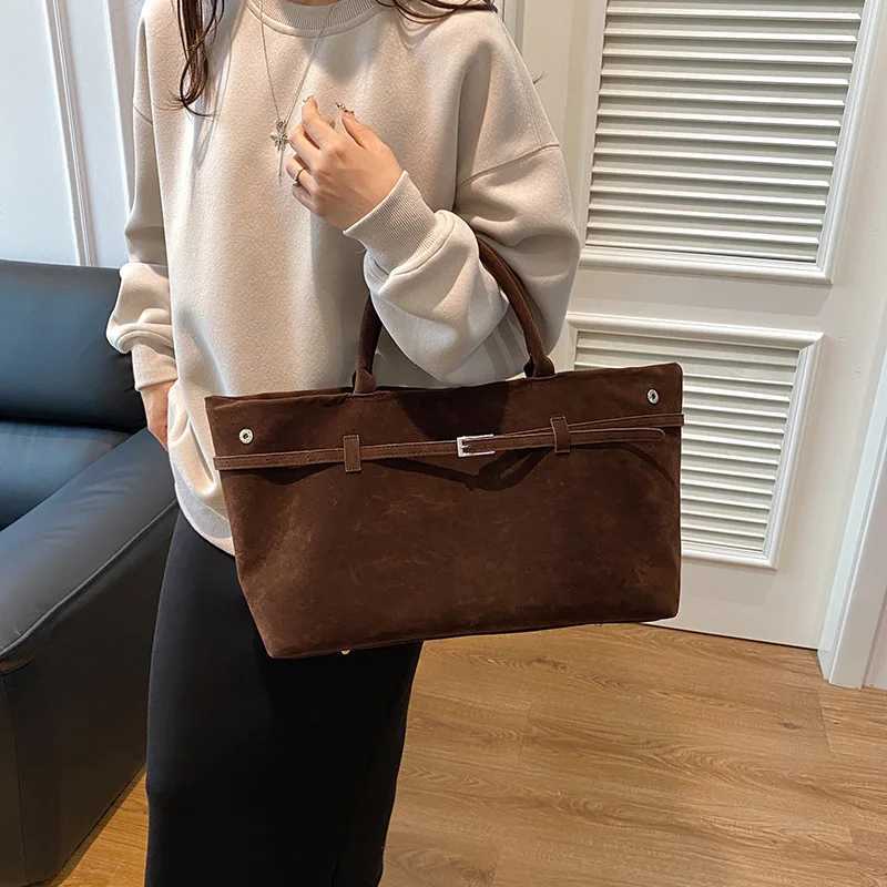 Tote Bag Ladies New Autumn/winter High-grade Niche Design Large Capacity Retro Commuter Handbag Women Shoulder Bags T250118