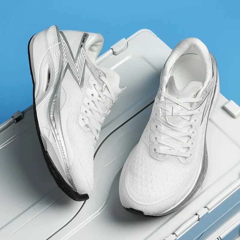 Bestselling 2024 Men Lightweight Running Sneakers High Quality New Tennis Trainers Durable Shock Absorbing Walking Casual Shoes Z250304