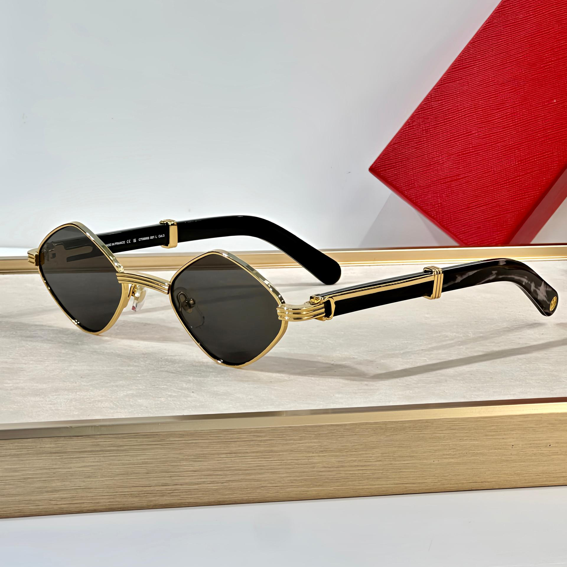 Sunglasses For Men Women Designer Fashion Outdoor 0866 Leisure Beach Hip Hop Style Anti-Ultraviolet Plate Triangle Full Frame UV400 Eyeglasses Random Box