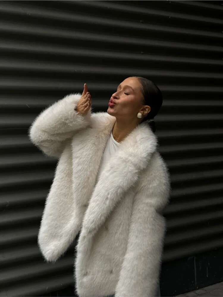 Faux Fur Short Coat Suit Collar Jacket Women's Fluffy Top Loose Plush Warm Thickening Overcoat Winter Fashion Elegant Outwear
