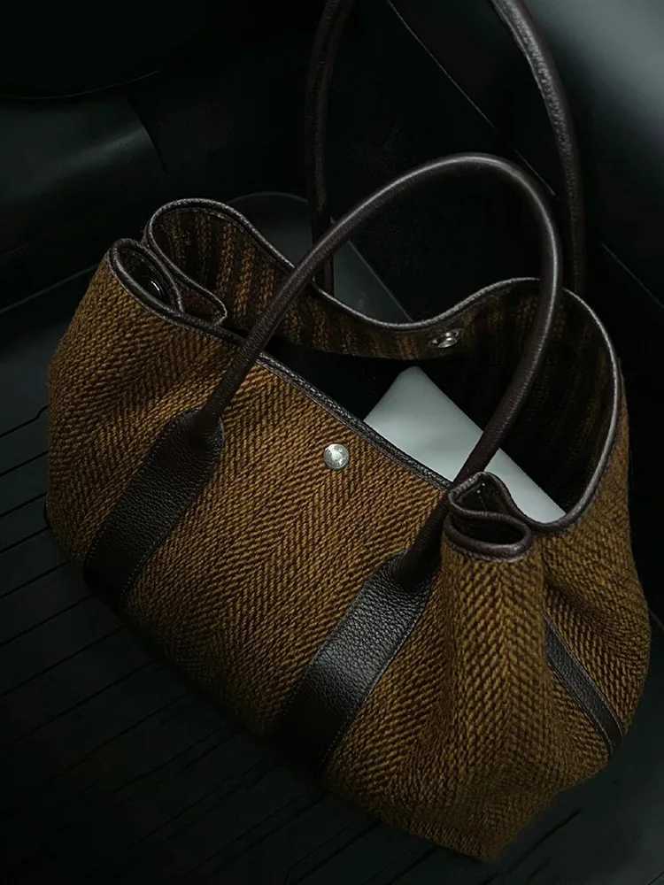 New Arrival Vintage Woolen Tote Bag Maillard Women Handbags Casual and Fashion Large Capacity Autumn Winter Shopper Purses Z250118