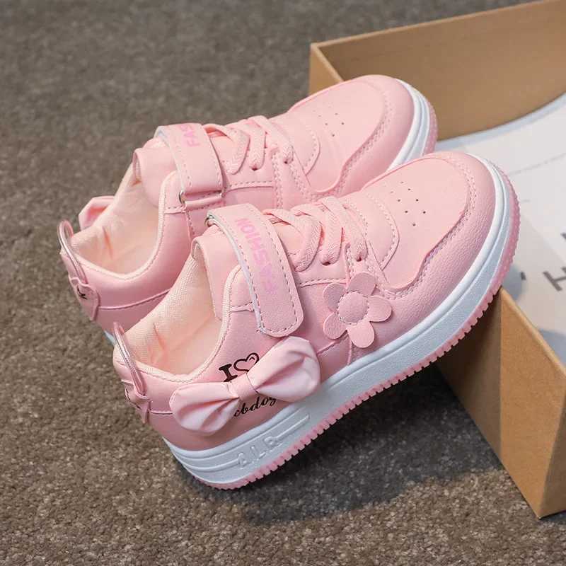 2024 Spring And Autumn New Childrens Fashionable Lightweight Casual Shoes Soft Bottom White Kids Shoes Trendy Womens ChildrenXJ250118