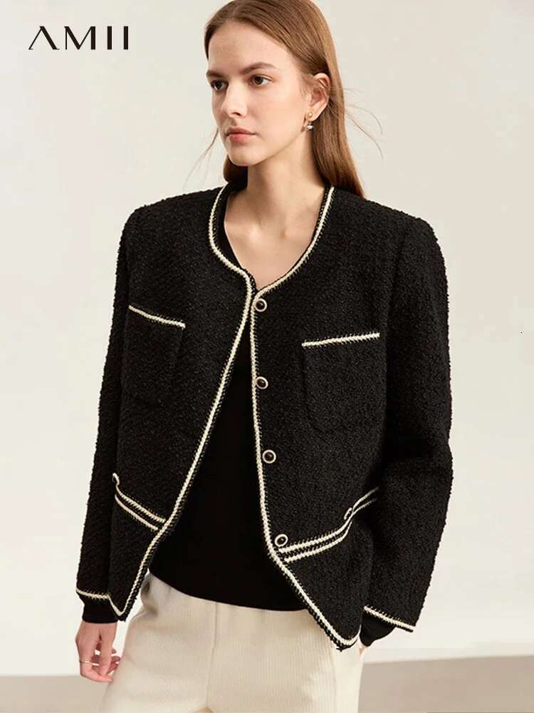 AMII 2023 Jackets For Women Autumn New Elegant Socialite Crewneck Beaded Buckle Fragrant Wind Coat Short Loose Tops 72343007