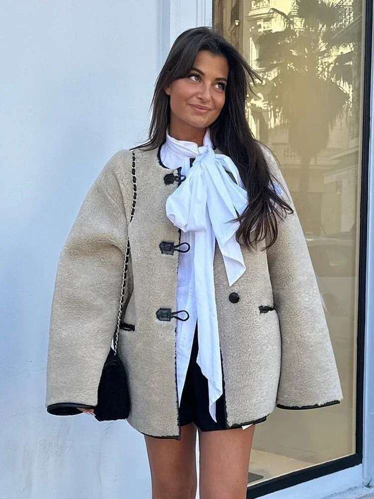 Women's Faux Wool Warm Loose Jacket Retro Round Neck Single Breasted Double Pocket Casual Overcoat Winter Female Chic Coat