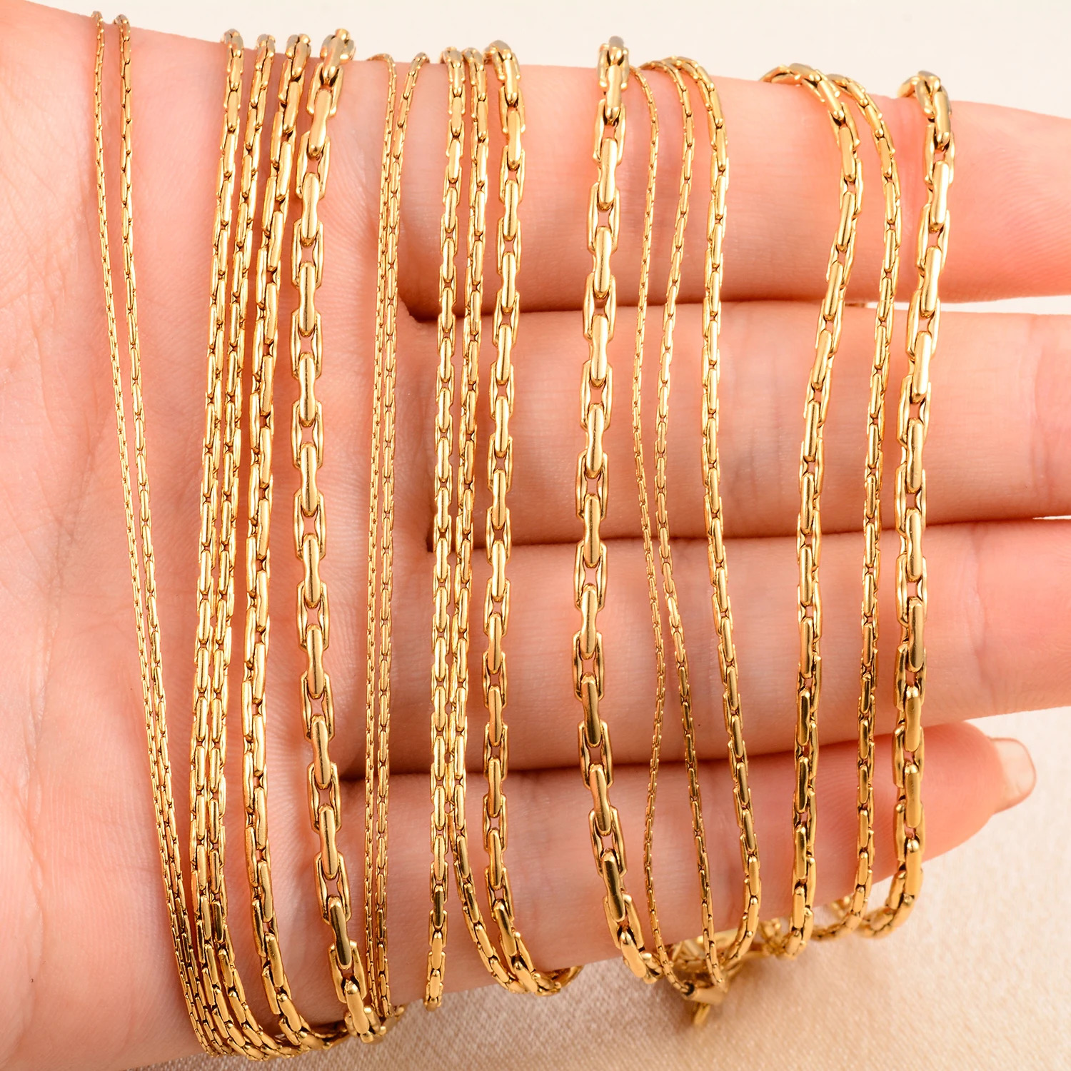 0608112182m Stainless Steel Gold Color Vertikal Tiny Chain Women Mens Necklace Party Gift Jewelry 250114