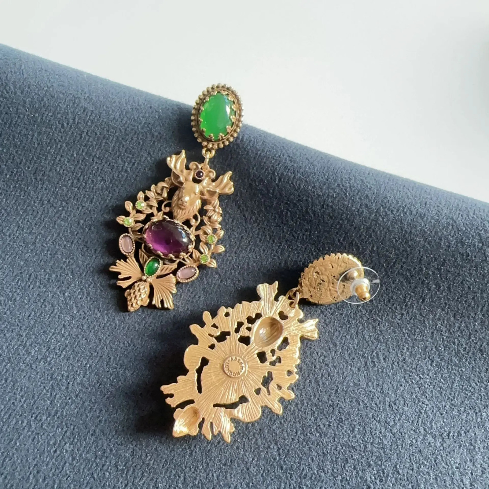 European and American Fashion Trends Retro Literature Elegant and Cute Elk Sweet Niche Amber Glass Stud Earrings 250117