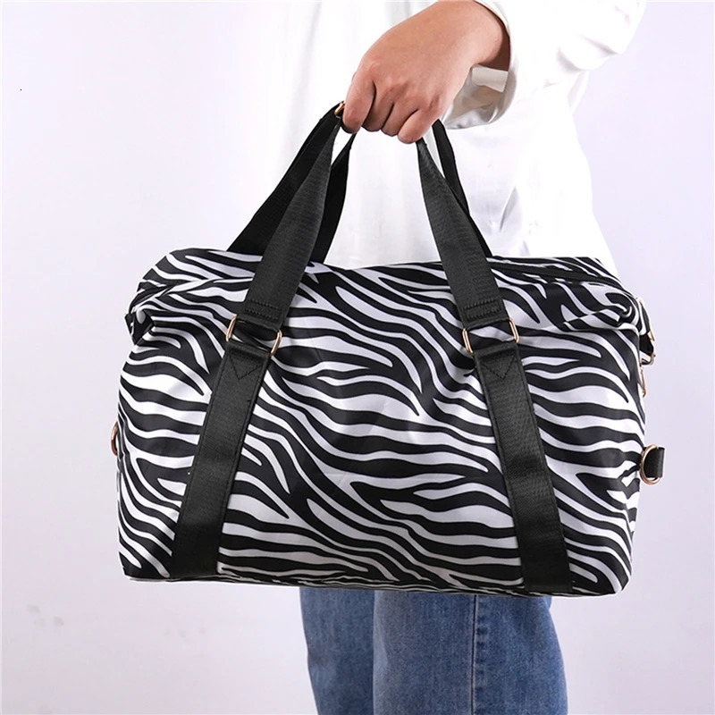 Large Capacity Women Travel Bags Duffle Shoulder Bag Multifunctional for Girls Female Sports Storage Fitness Handbag 250114