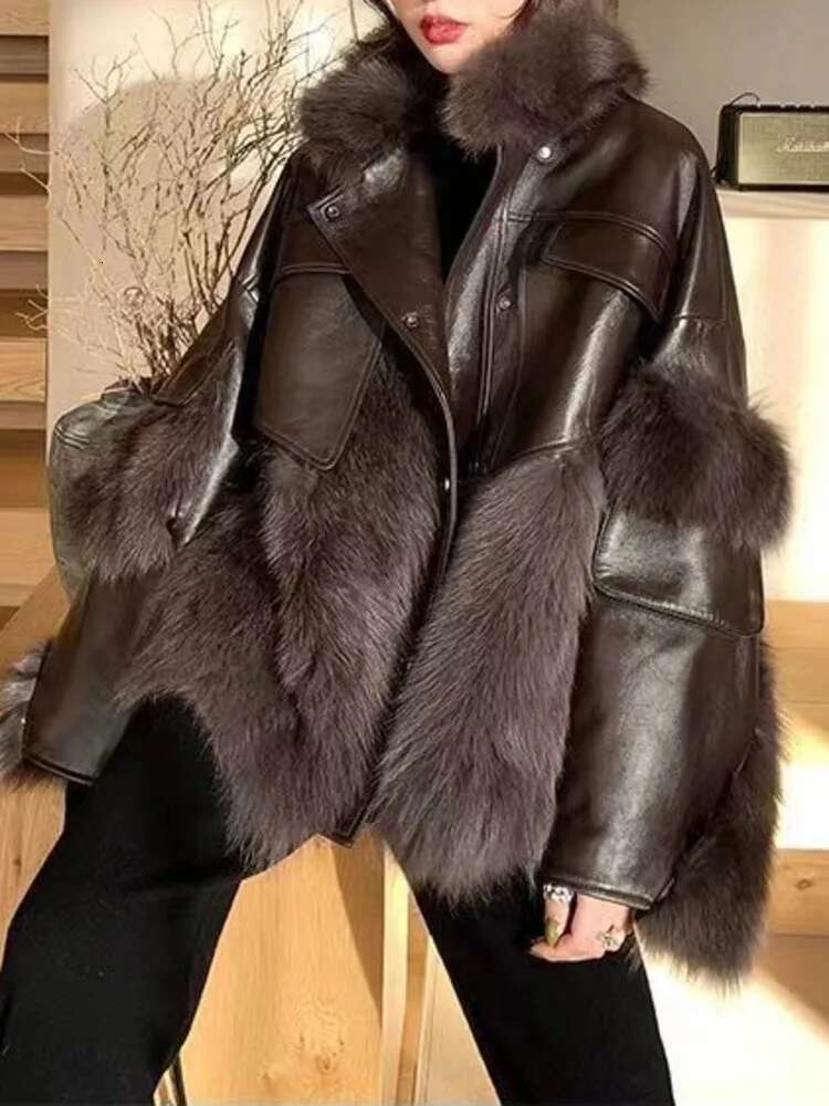 UCXQ Elegant Faux Coat Streetwear Stand Collar Double-Faced Fur Splicing PU Fashion Tide Jacket Women 2025 Autumn Winter 185